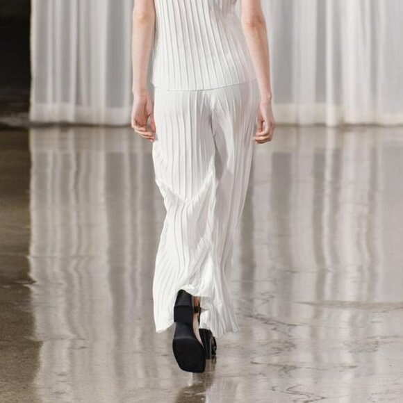 ZARA WHITE HIGH WAIST PLEATED PANTS WIDE LEG - Picture 9 of 10